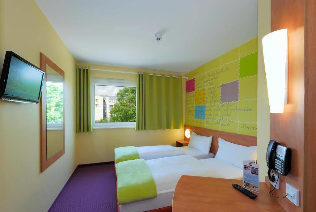 B&B Hotel Stuttgart-Vaihingen Luaran gambar